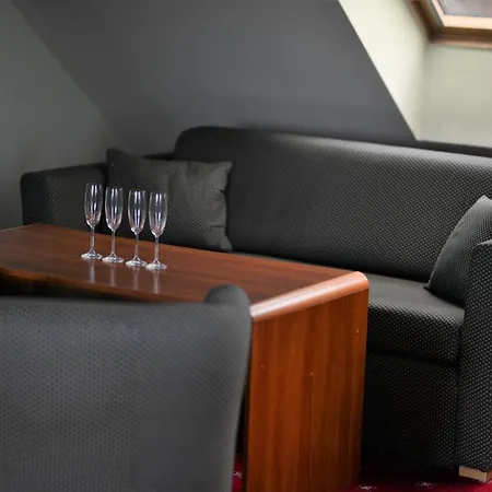 Gosciniec Czarci Mlyn Couette-café 3*