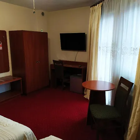 Gosciniec Czarci Mlyn 住宿加早餐酒店 3*