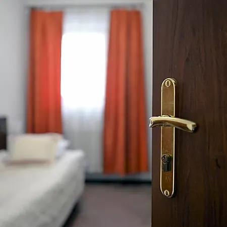 Bed & Breakfast Gosciniec Czarci Mlyn 3*