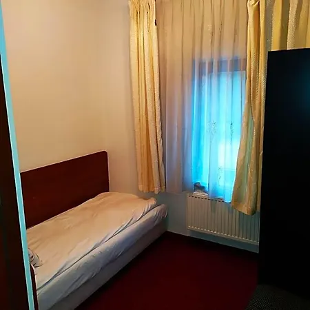 Bed & Breakfast Gosciniec Czarci Mlyn 3*