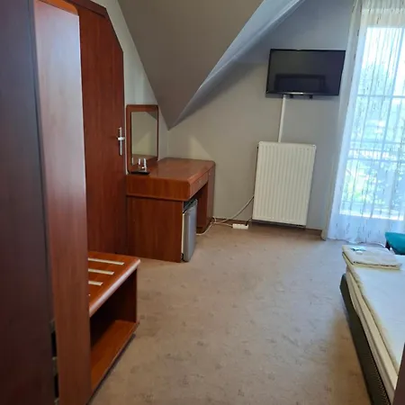 Gosciniec Czarci Mlyn Couette-café 3*